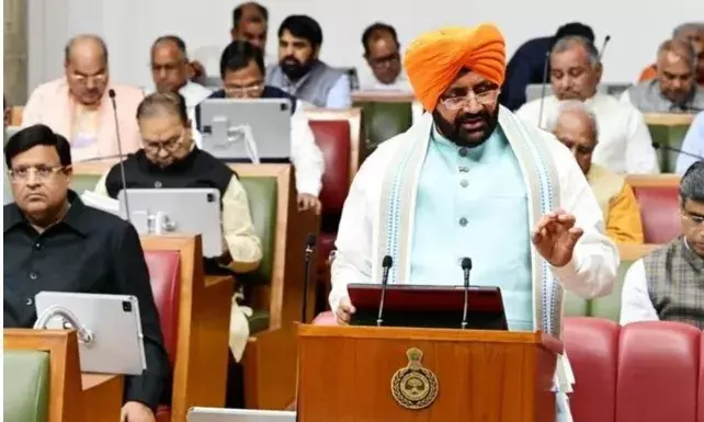 हरियाणा में महिलाओं को वाहन खरीद पर टैक्स छूट, विधानसभा में कुल 2.23 लाख करोड़ का बजट पेश