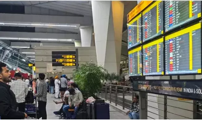 ईरान युद्ध का असर: सैकड़ों उड़ानें रद्द, एयरलाइंस ने बढ़ाई रिफंड अवधि