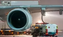 US-Iran War: भारत में हवाई सफर हो सकता है महंगा, विमान ईंधन की कीमतें बढ़ी