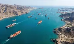 हॉर्मुज में तेल सप्लाई ठप: 700 जहाज फंसे, भारत पर LPG-ईंधन संकट का साया  !