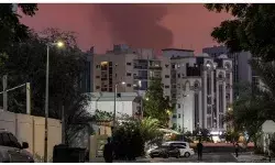 खाड़ी देशों पर ईरान ने फिर दागी मिसाइलें और ड्रोन, अमेरिकी ठिकानों को निशाना बनाया