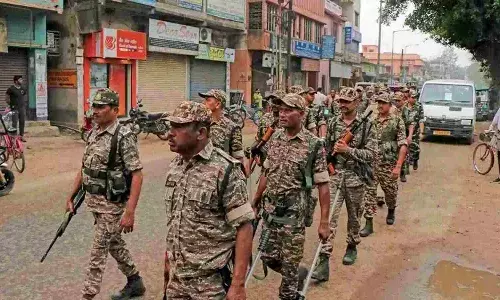 Bengal Election: स्कूलों में CAPF का कब्जा, पढ़ाई ठप होने से छात्र परेशान