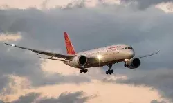 एयर इंडिया की बड़ी चूक: कनाडा के लिए उड़ाया गलत विमान, 9 घंटे बाद वापसी