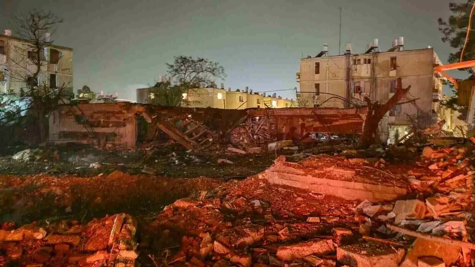 इजरायल के डिमोना न्यूक्लियर सेंटर पर ईरान का मिसाइल अटैक, भारी तबाही