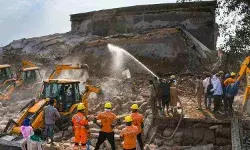 प्रयागराज हादसा: कोल्ड स्टोरेज की छत गिरने से 4 की मौत, सपा नेता पर उठे सवाल