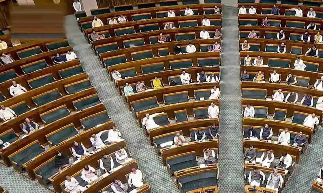 यूपी में 120 सीटें तय, महाराष्ट्र भी 70 पार, बदलेगा संसद का नक्शा