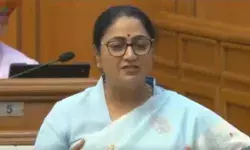 दिल्ली बजट में आयुष्मान से लेकर अनमोल योजना तक बड़े एलान, महिलाओं के लिए मुफ्त बस सेवा