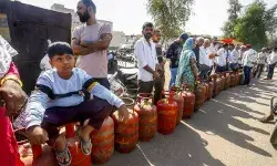 LPG बुकिंग नियमों में बदलाव की खबर फर्जी, केंद्र सरकार ने किया खंडन