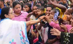 ममता ने लगाया केंद्र और चुनाव आयोग पर ‘मताधिकार छीनने’ का आरोप लगाया