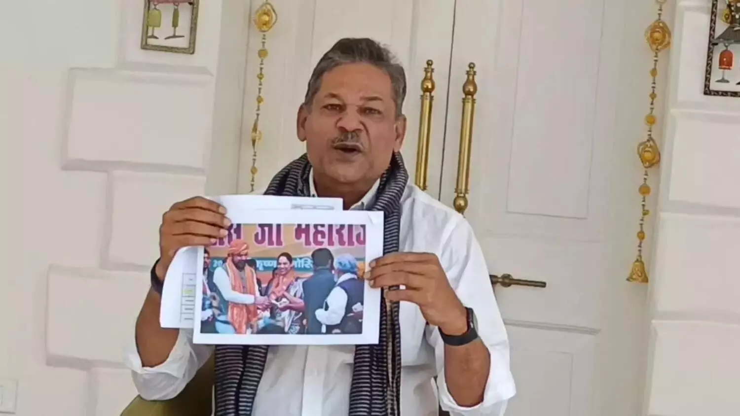 सख्ती के बावजूद बंगाल में हिंसा जारी, सवालों में घिरा चुनाव आयोग सख्ती के बावजूद बंगाल में हिंसा जारी, सवालों में घिरा चुनाव आयोग