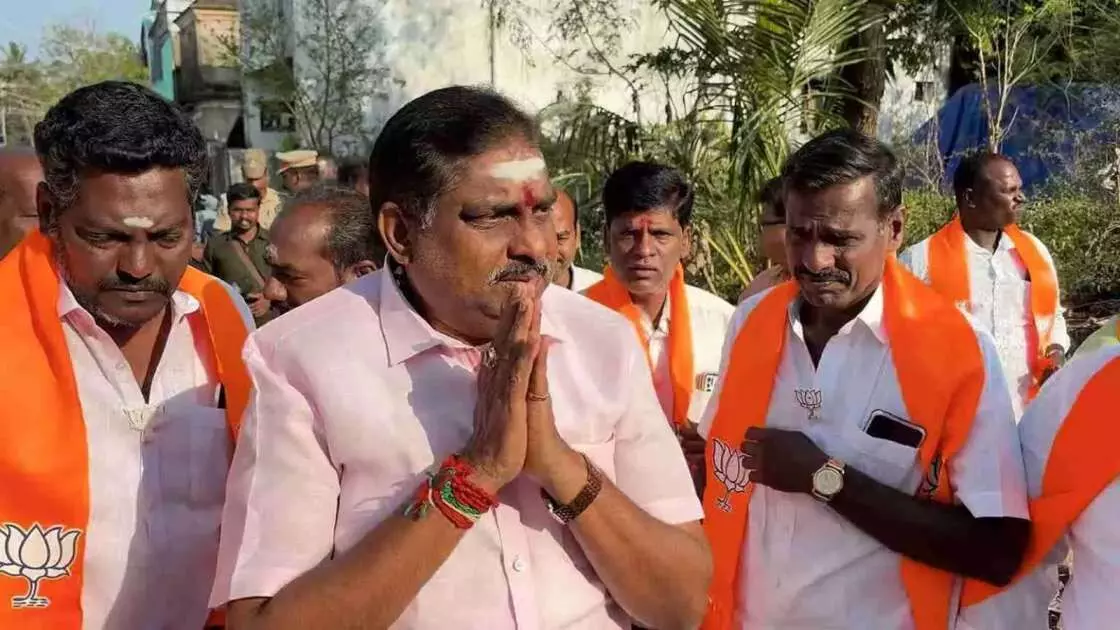 पुडुचेरी में खिल रहा BJP का कमल, तमिलनाडु में क्यों कर रहा है संघर्ष? पुडुचेरी में खिल रहा BJP का कमल, तमिलनाडु में क्यों कर रहा है संघर्ष?