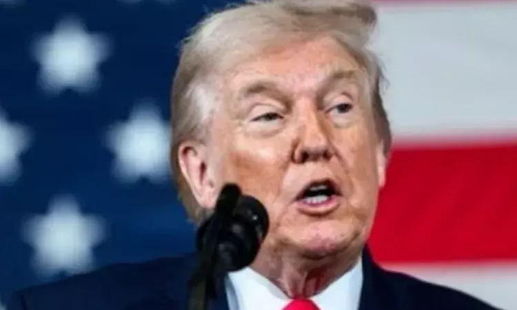 ट्रंप का दावा: ईरान ने उपहार में भेजे पाकिस्तानी झंडा लगे तेल के 10 जहाज