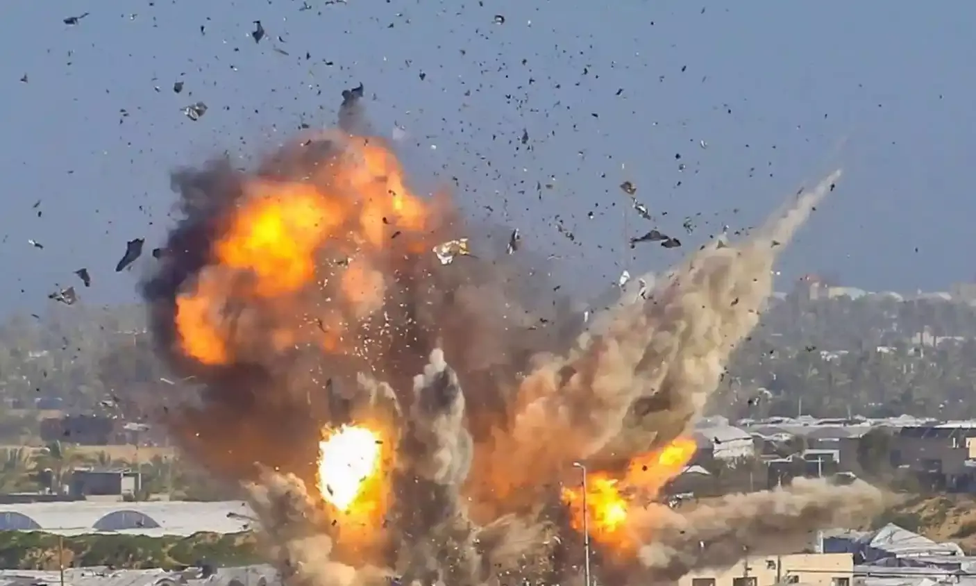 परमाणु केंद्र से स्टील प्लांट तक हमला, इजरायल के वार से ईरान में हलचल