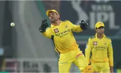 आईपीएल 2026 के पहले कुछ हफ्तों में नहीं खेलेंगे धोनी, मांसपेशियों में खिंचाव बना वजह