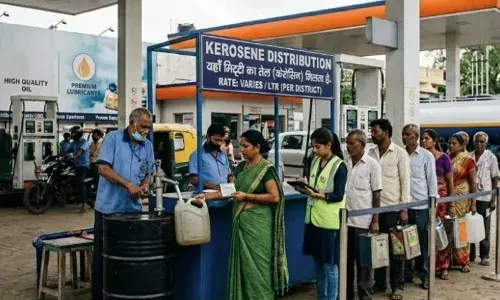 ईरान युद्ध के बीच सरकार ने बदले नियम, अब पेट्रोल पंप पर मिलेगा मिट्टी का तेल