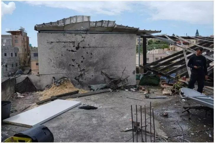 खाड़ी देशों पर ईरान ने शुरू किए नए हमले, दुबई के जलक्षेत्र में एक तेल टैंकर को निशाना बनाया खाड़ी देशों पर ईरान ने शुरू किए नए हमले, दुबई के जलक्षेत्र में एक तेल टैंकर को निशाना बनाया