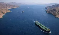 होर्मुज संकट: ब्रिटेन की 35 देशों के साथ बैठक, ट्रंप ने दोस्तों को झिड़का