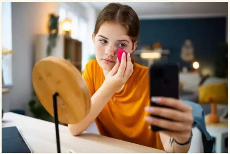 सेफोरा, कॉस्मेटिकोरेक्सिया और मीडिया के लिए इंफ्लुएंसर का खतरा सेफोरा, कॉस्मेटिकोरेक्सिया और मीडिया के लिए इंफ्लुएंसर का खतरा