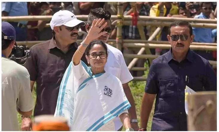 पश्चिम बंगाल के मालदा में ममता के हेलिकॉप्टर के पास दिखा ड्रोन; CM ने पुलिस को दिए जांच के निर्देश