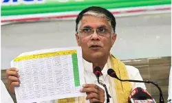 हिमंता की पत्नी के पासपोर्ट विवाद में पवन खेड़ा के पीछे पड़ी असम पुलिस, दिल्ली में खेड़ा के घर की तलाशी