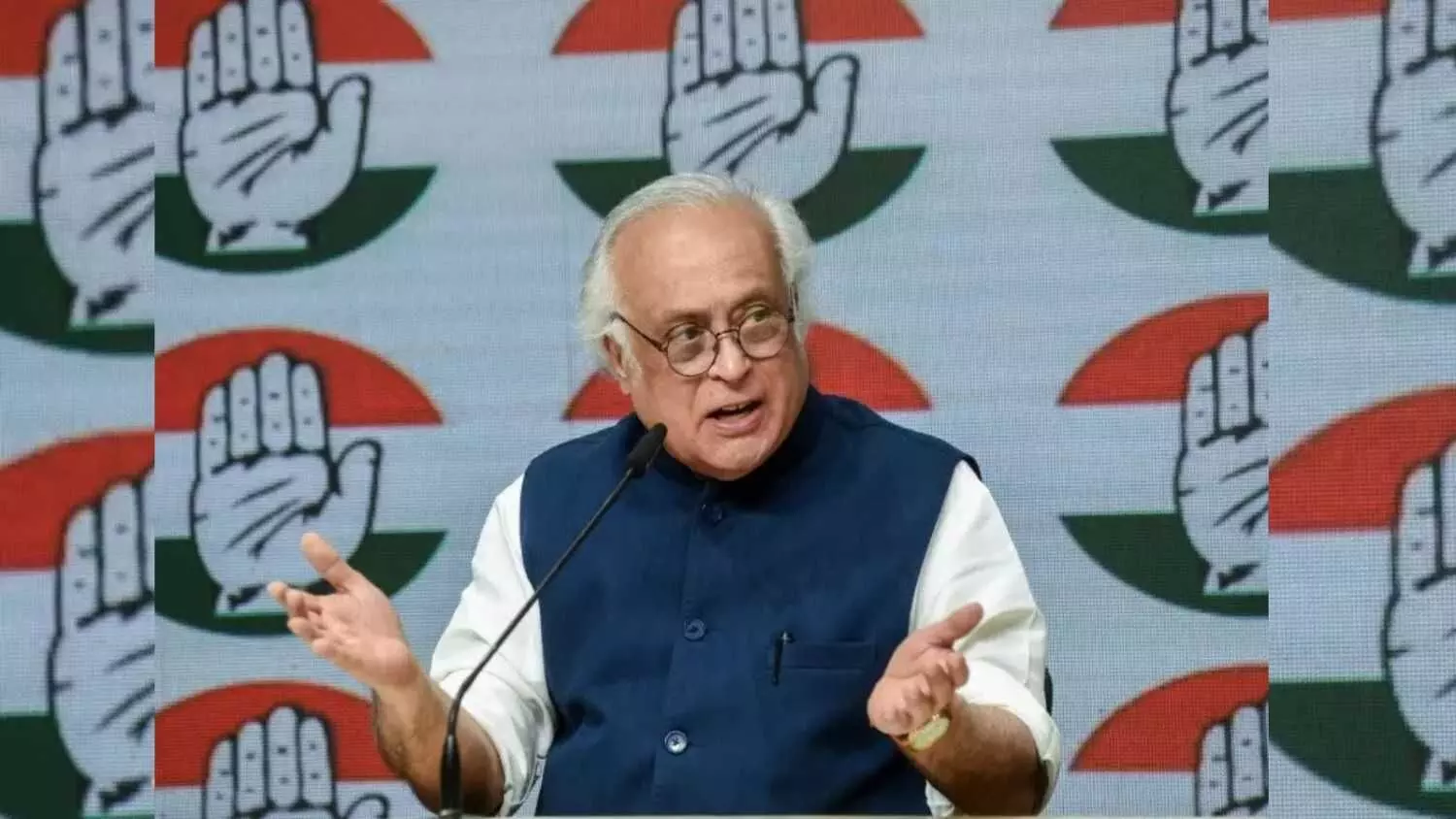 अमेरिका-ईरान सीजफायर में पाक का रोल, कांग्रेस ने मोदी सरकार को घेरा अमेरिका-ईरान सीजफायर में पाक का रोल, कांग्रेस ने मोदी सरकार को घेरा