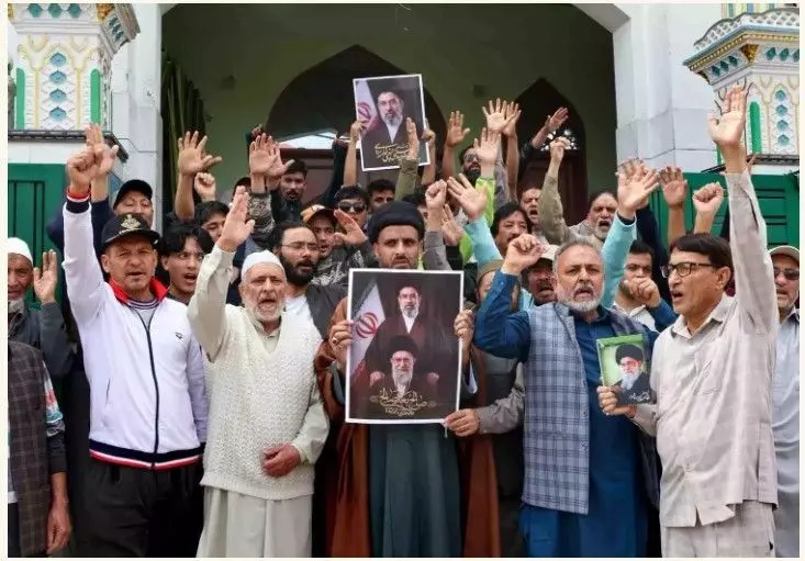 कयामत टल गई, लेकिन क्या ईरान युद्ध बातचीत की मेज पर सुलझ सकता है? कयामत टल गई, लेकिन क्या ईरान युद्ध बातचीत की मेज पर सुलझ सकता है?