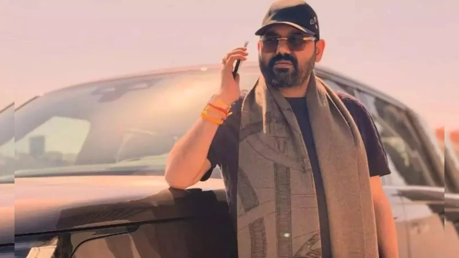 गैंगस्टर से बना म्यूजिक मुगल, दुबई में राव इंद्रजीत यादव की गिरफ्तारी गैंगस्टर से बना म्यूजिक मुगल, दुबई में राव इंद्रजीत यादव की गिरफ्तारी