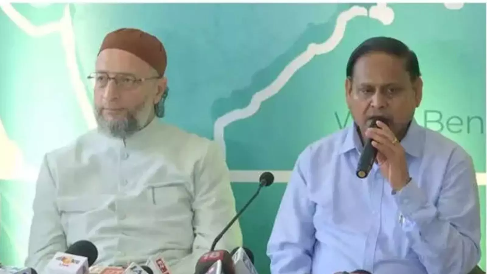 ‘डील’ वाले वीडियो से गरमाई राजनीति, AIMIM ने हुमायूं कबीर से तोड़ा गठबंधन ‘डील’ वाले वीडियो से गरमाई राजनीति, AIMIM ने हुमायूं कबीर से तोड़ा गठबंधन