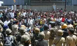 नोएडा हिंसा: चेतावनी के बावजूद क्यों चूका प्रशासन, अब उठे बड़े सवाल