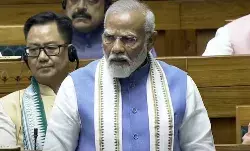 संसद में गूंजी तालियों पर भड़के PM, कांग्रेस, DMK और TMC ने महिलाओं के आत्मसम्मान पर किया हमला