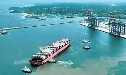 होर्मुज संकट के बीच विझिंजम पोर्ट बना ग्लोबल हब, 100 जहाजों की कतार