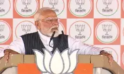 पीएम मोदी ने TMC को बताया महिला और आदिवासी विरोधी, ममता ने किया पलटवार