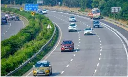 सुप्रीम कोर्ट ने कहा-हाईवे से पार्किंग हटाएं, NHAI और राज्य सरकारों को अल्टीमेटम