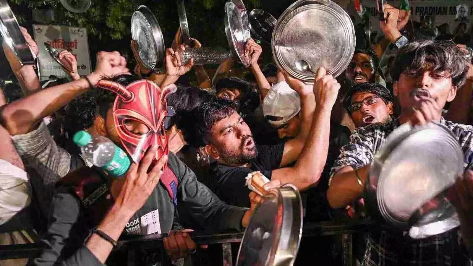 दिल्ली हाईकोर्ट का बड़ा आदेश: कॉकरोच जनता पार्टी का X हैंडल होगा अनब्लॉक