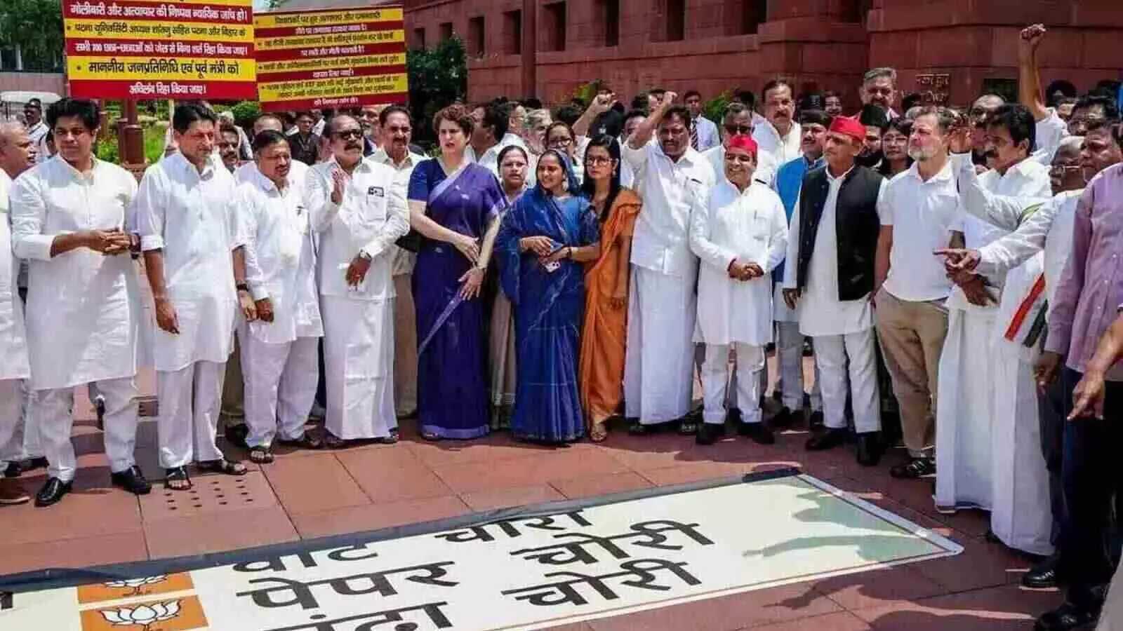 विपक्ष के विरोध से बैकफुट पर केंद्र, परिसीमन बिल पर पुनर्विचार