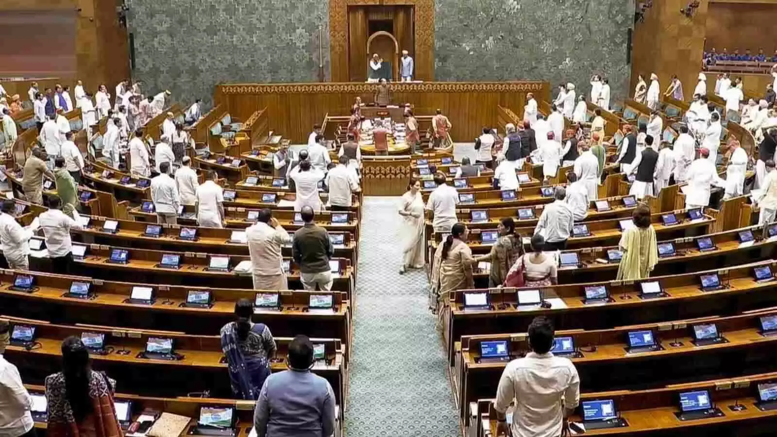 विपक्ष के लिए बेहतरीन मॉनसून सत्र; पीएम मोदी को कितना नुकसान?