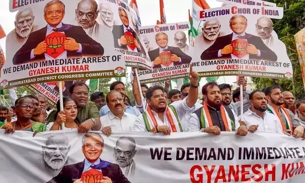 CEC पर गंभीर आरोप, इस्तीफे की मांग के बाद आगे क्या करेगा INDIA ब्लॉक? CEC पर गंभीर आरोप, इस्तीफे की मांग के बाद आगे क्या करेगा INDIA ब्लॉक?