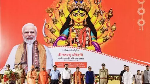 बंगाल : दुर्गा पूजा का ‘BJP मेकओवर’, ममता का कार्निवल खत्म; महालया पर मोदी का मेगा शो