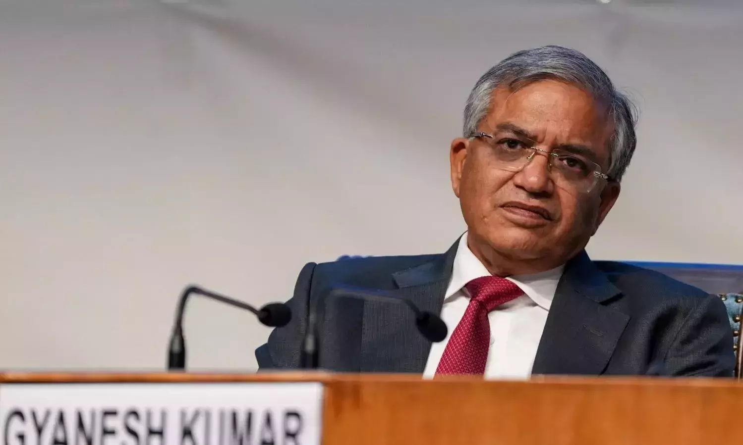 SIR विवाद के बीच ज्ञानेश कुमार पर नया संकट, केरल में 2006 की फाइल फिर खुली SIR विवाद के बीच ज्ञानेश कुमार पर नया संकट, केरल में 2006 की फाइल फिर खुली