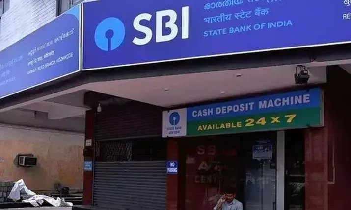 SBI के 3,897 ग्राहकों का डाटा डार्क वेब पर लीक, बैंक ने शुरू की जांच SBI के 3,897 ग्राहकों का डाटा डार्क वेब पर लीक, बैंक ने शुरू की जांच