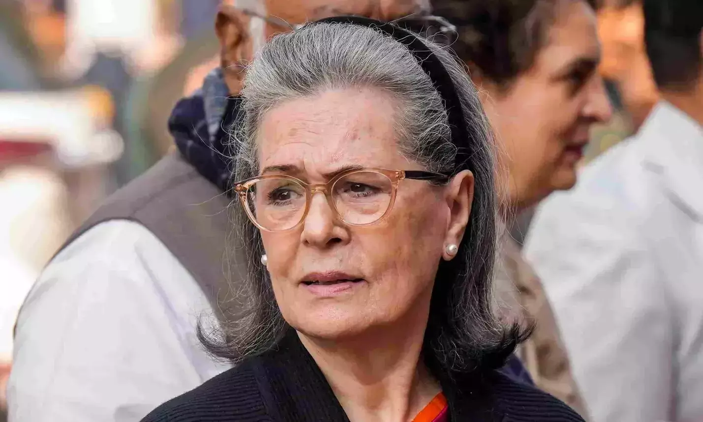 सोनिया गांधी की Instagram पर एंट्री, पहली पोस्ट में दिखाई अपनी किताब की झलक सोनिया गांधी की Instagram पर एंट्री, पहली पोस्ट में दिखाई अपनी किताब की झलक