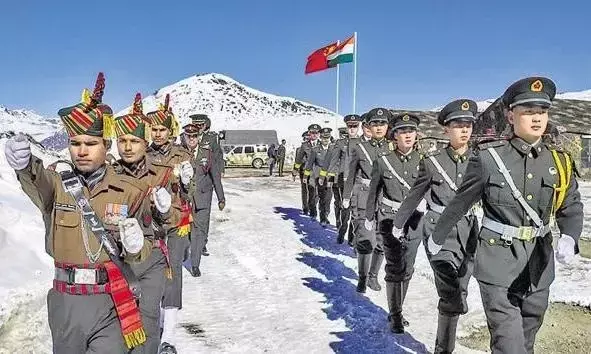 सीमा पर चीनी सैनिकों से आमना-सामना! सरकार से कांग्रेस के तीखे सवाल सीमा पर चीनी सैनिकों से आमना-सामना! सरकार से कांग्रेस के तीखे सवाल